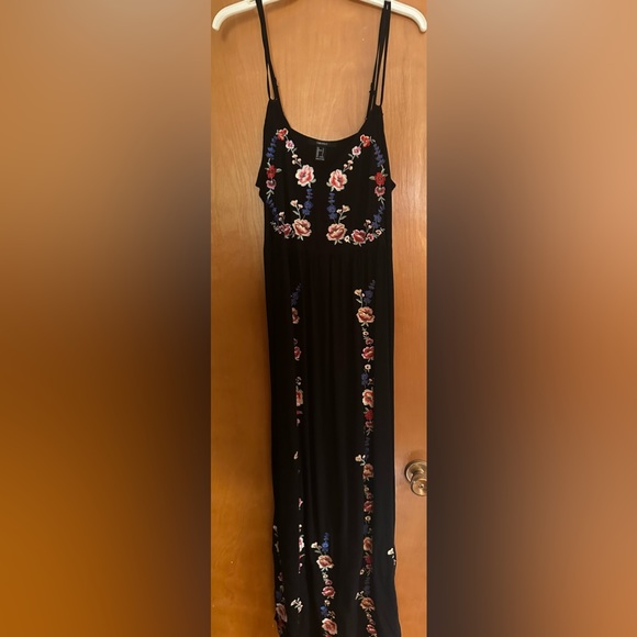Floral Embroidered Maxi Dress - Picture 1 of 2